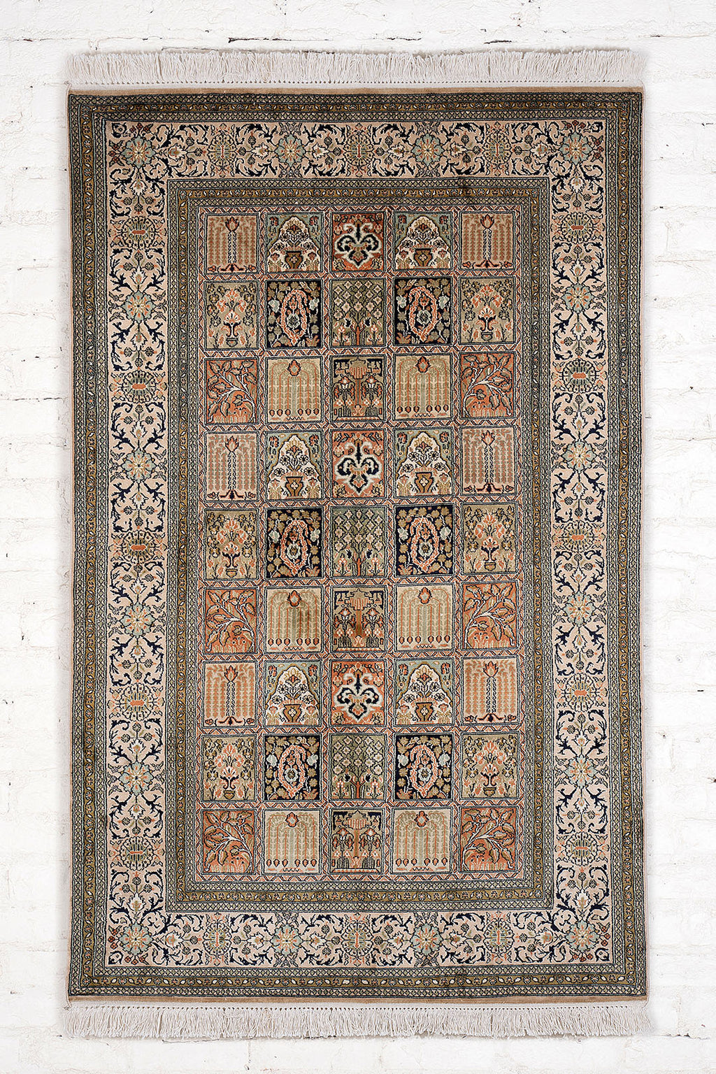 Handmade Garden Of Paradise Kashmir Silk Carpet 4x6 feet.