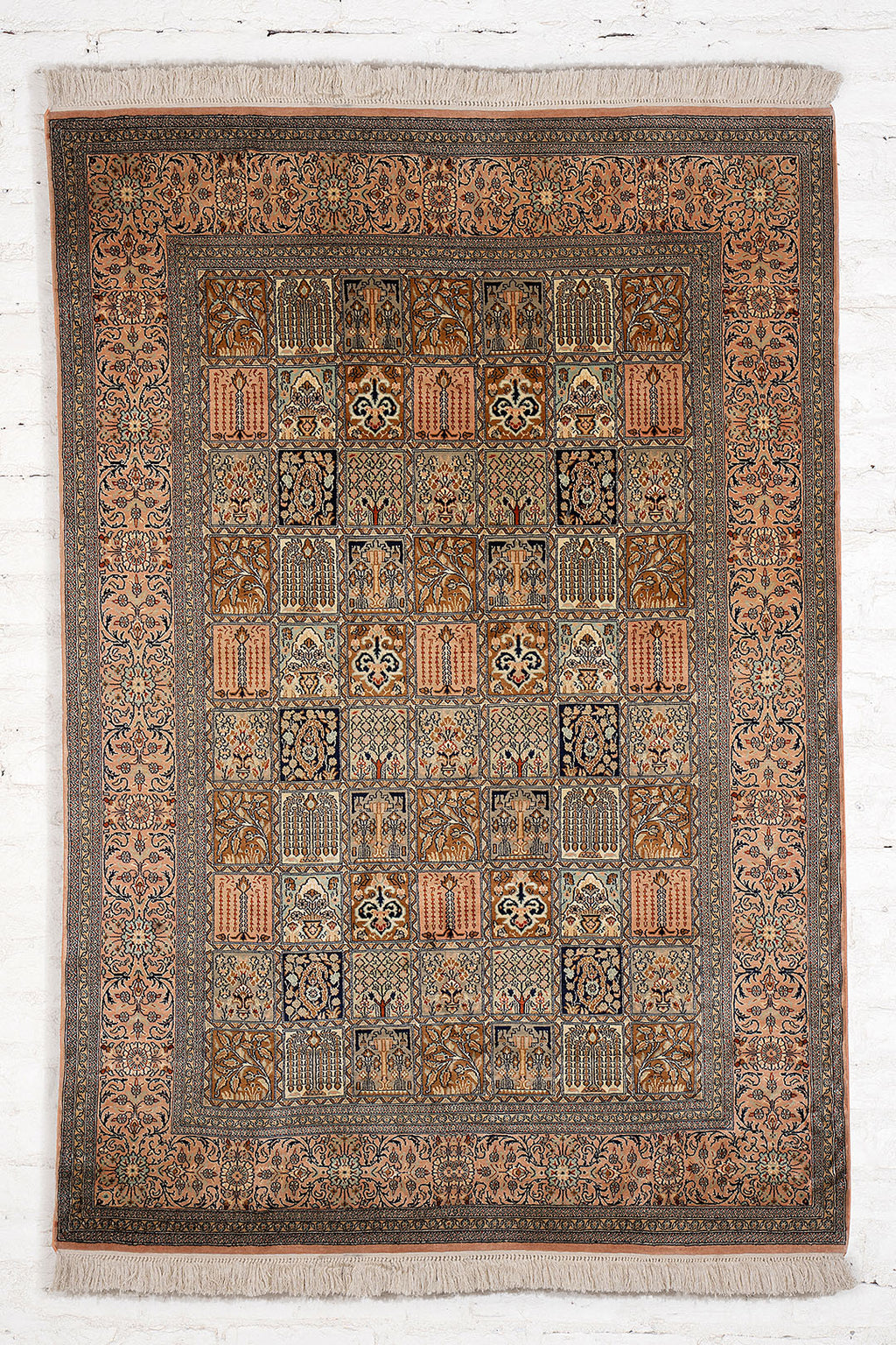Handknotted Garden Of Paradise Kashmir Silk Carpet 4x6 Feet.