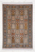 Handknotted Traditional Kashmir Silk Carpet 4X6 Feet.