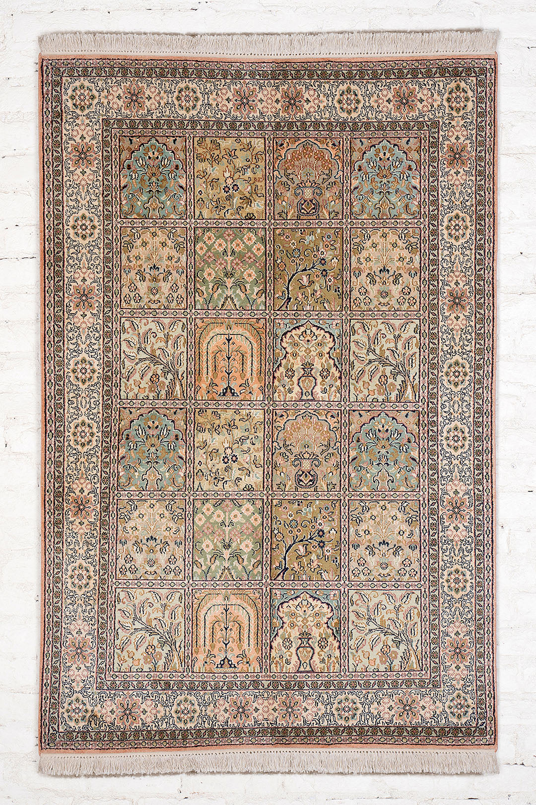 Oriental Handknotted Kashmir Silk Carpet, 4x6 feet.