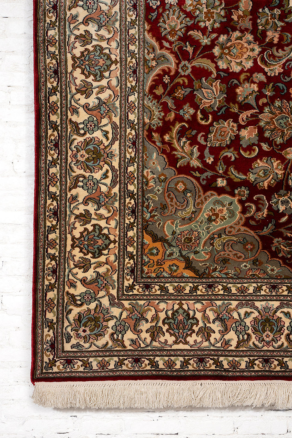 Handknotted Kashmir Silk Kashaan Carpet 4x6 feet.