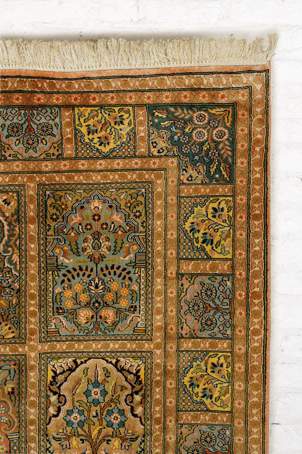 Hamdaan Handmade Kashmir Silk Carpet 2.5x4 Feet.