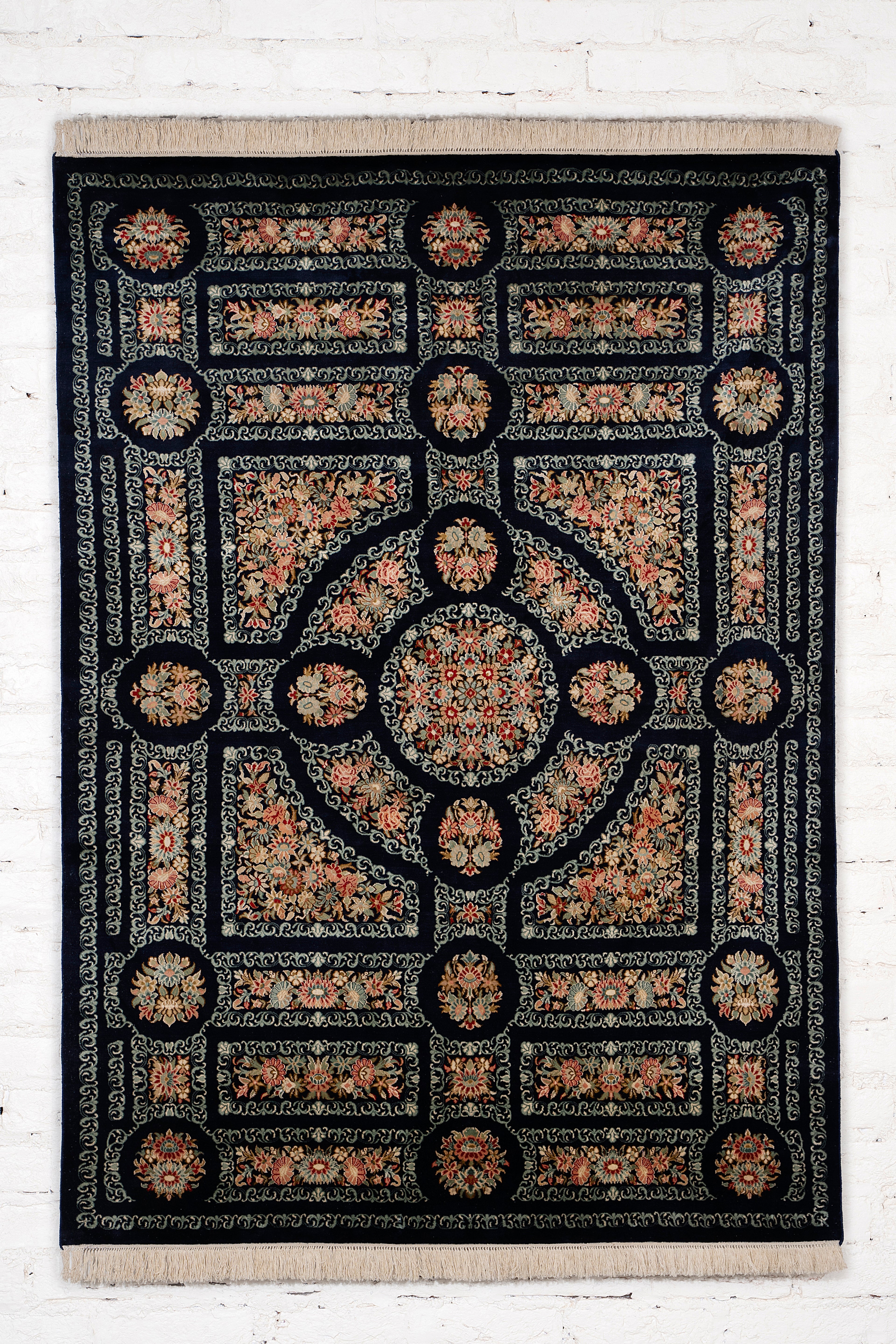 Handmade Floral Kashmir Silk Carpet 5X7 Feet.