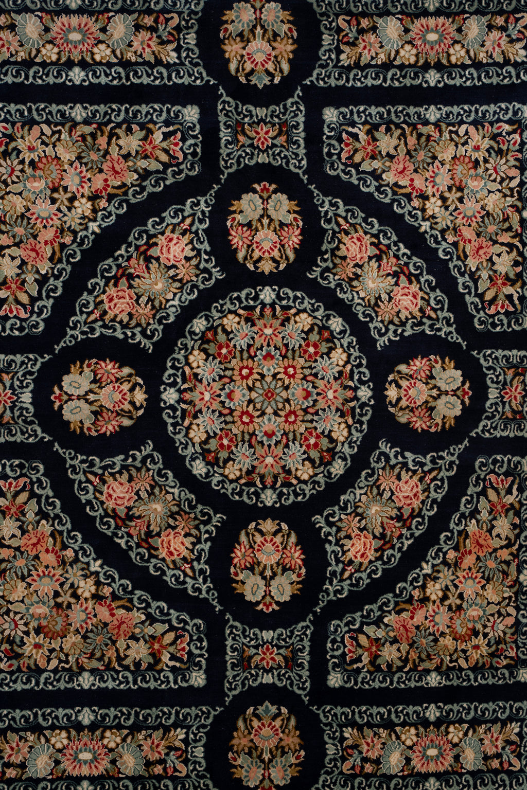 Handmade Floral Kashmir Silk Carpet 5X7 Feet.