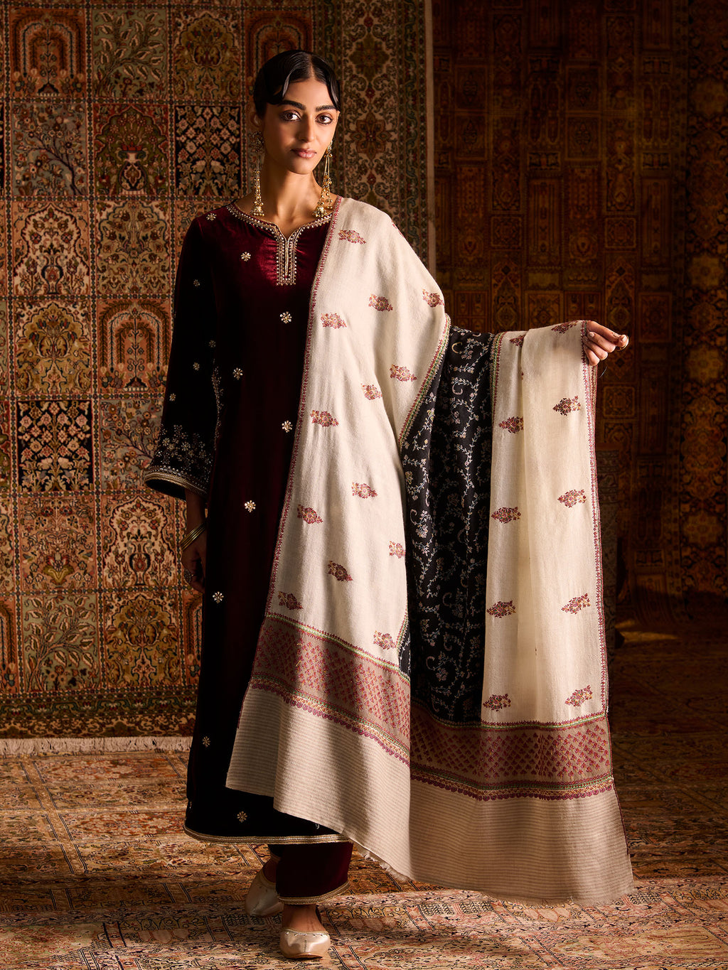 Heavy Jaali White Pure Pashmina Shawl