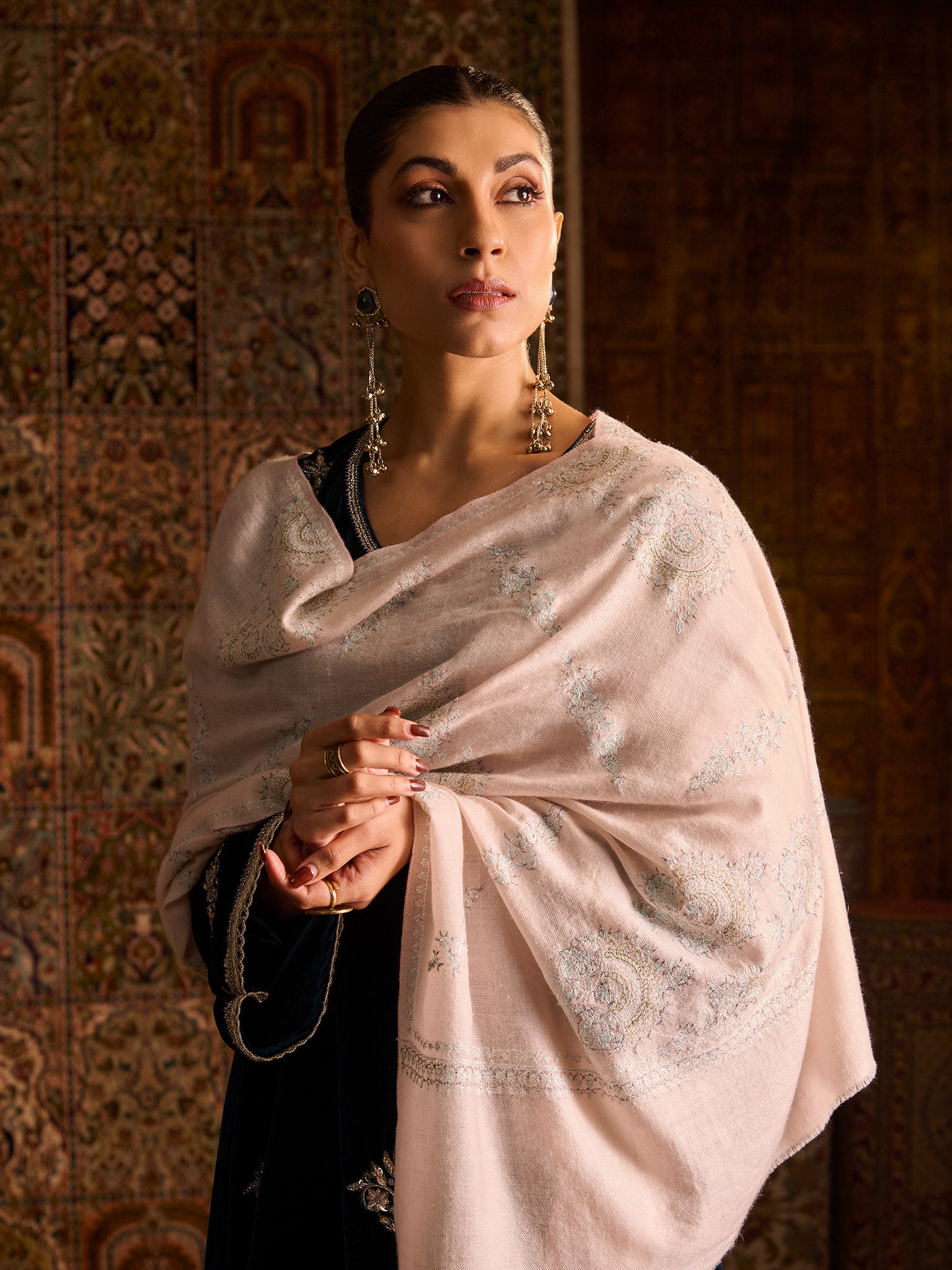 Handwoven Pure Pashmina Baby Pink Sozni Jaali Stole