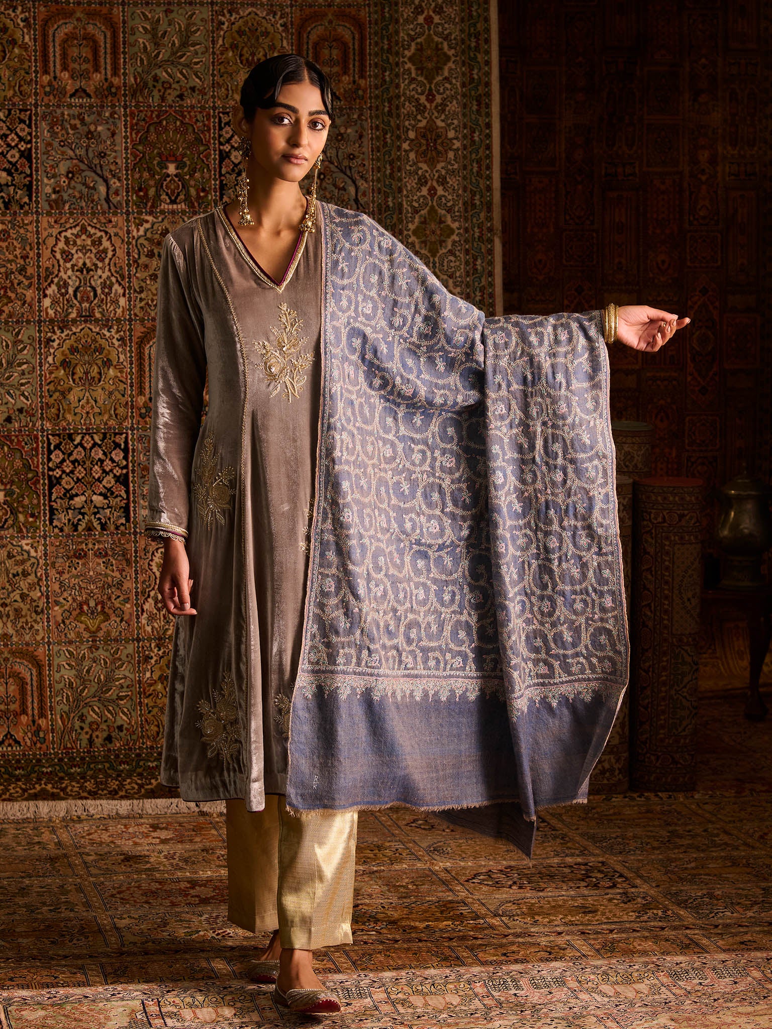 Handwoven Pure Pashmina Sozni Heavy Jaali Shawl