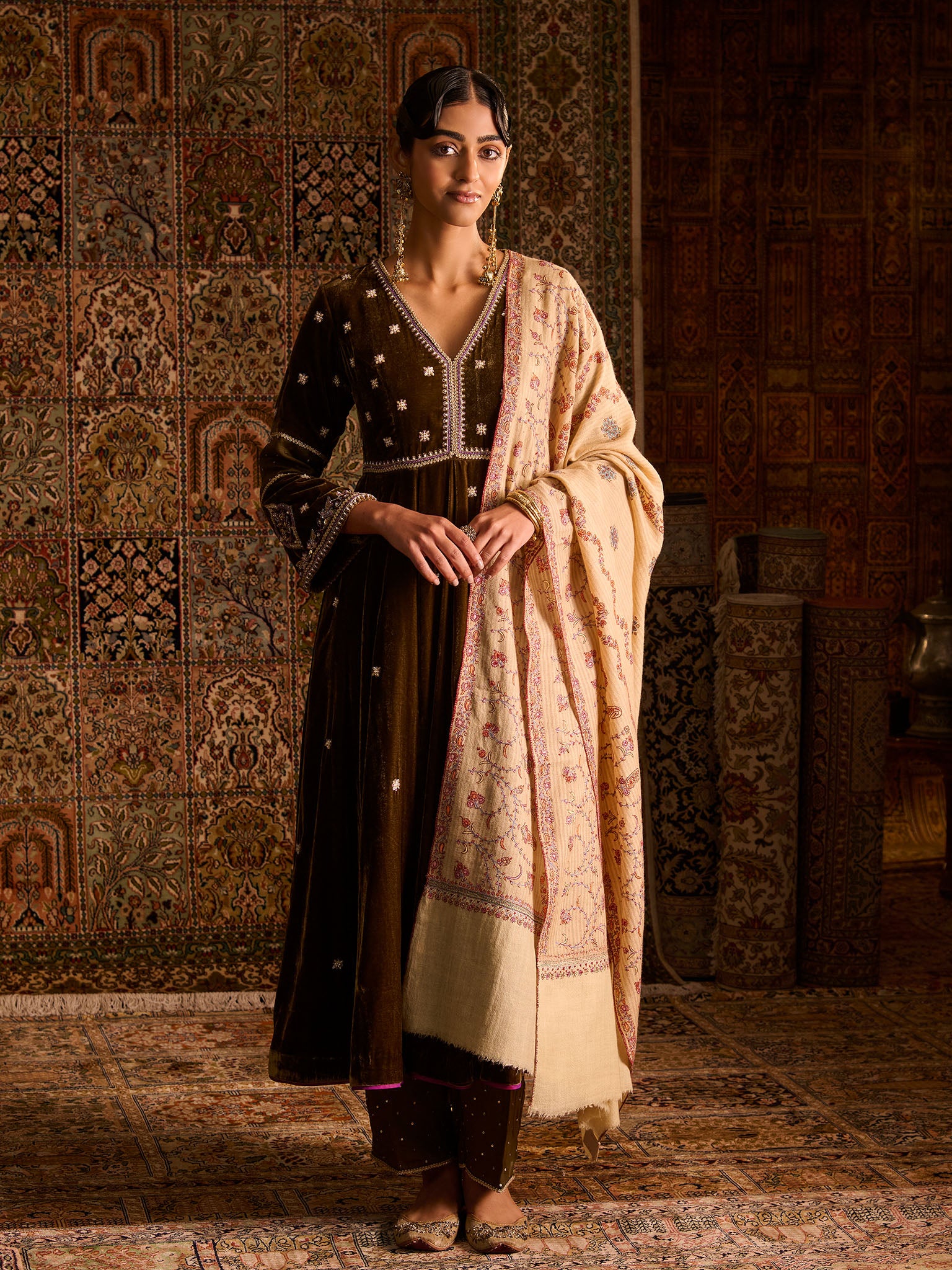 Handwoven Pure Pashmina Sozni Light Yellow Heavy Jaali Shawl