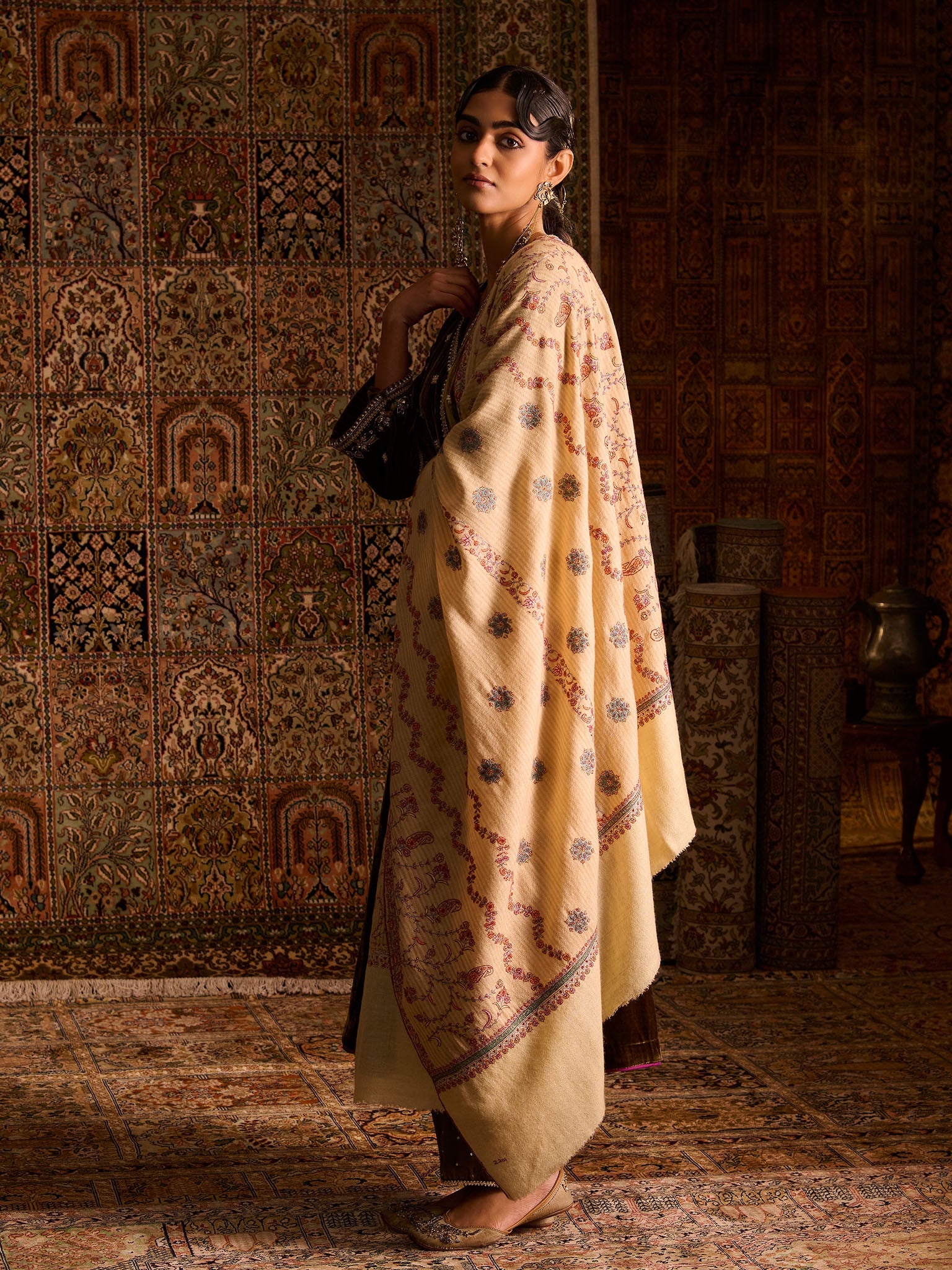 Handwoven Pure Pashmina Sozni Light Yellow Heavy Jaali Shawl