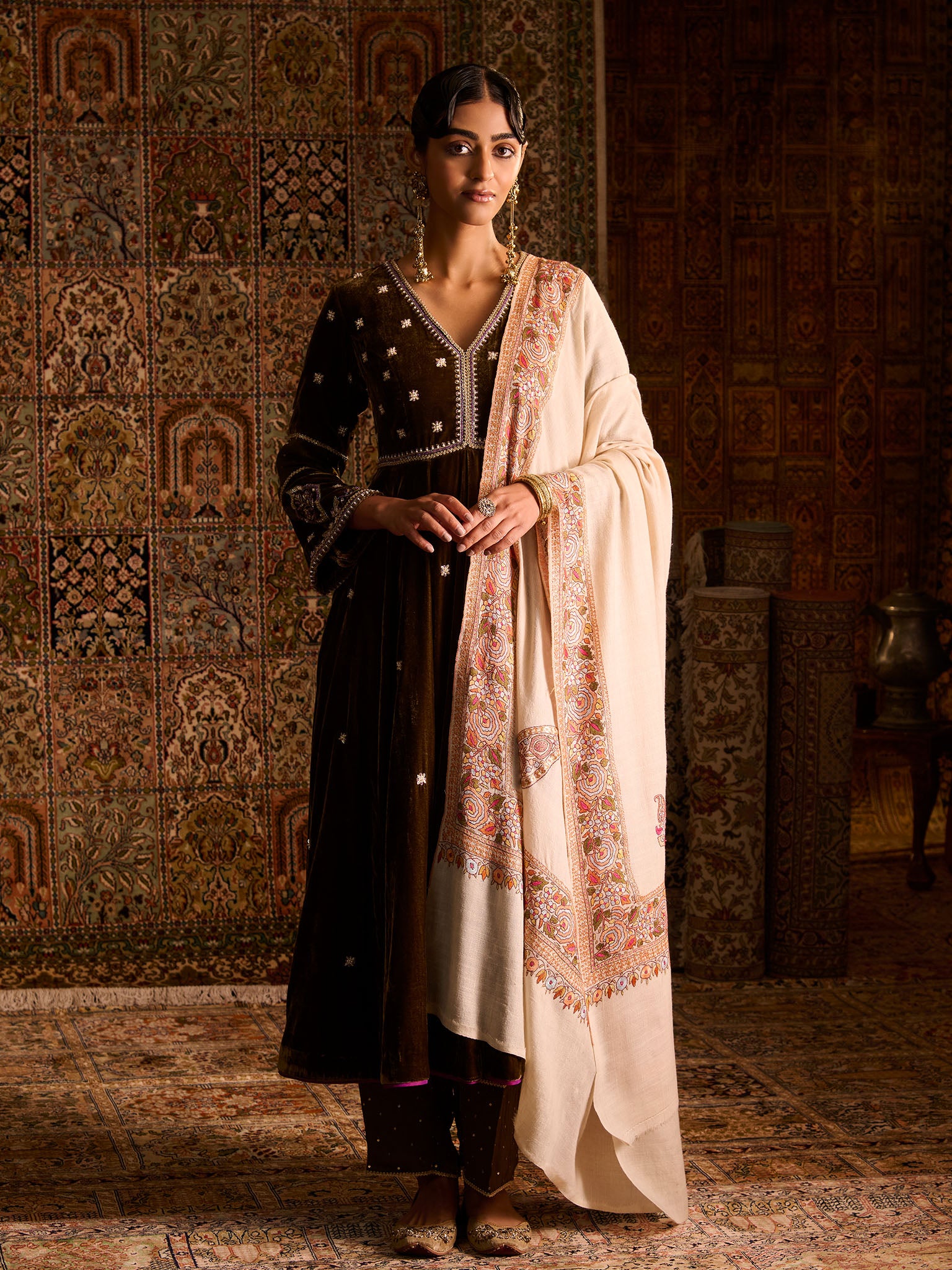 Handwoven Pure Pashmina Sozni Dordaar Shawl