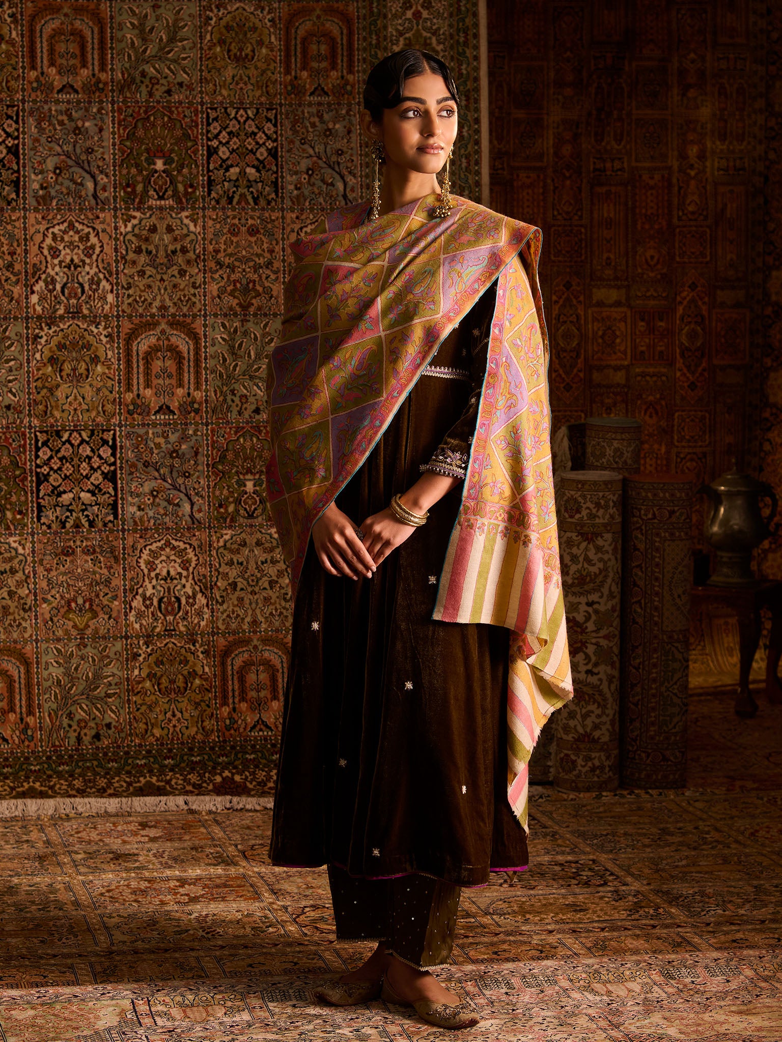 Handwoven Pure Pashmina Sozni Jaali  Shawl