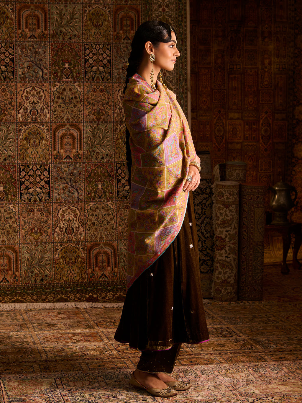 Handwoven Pure Pashmina Sozni Jaali  Shawl
