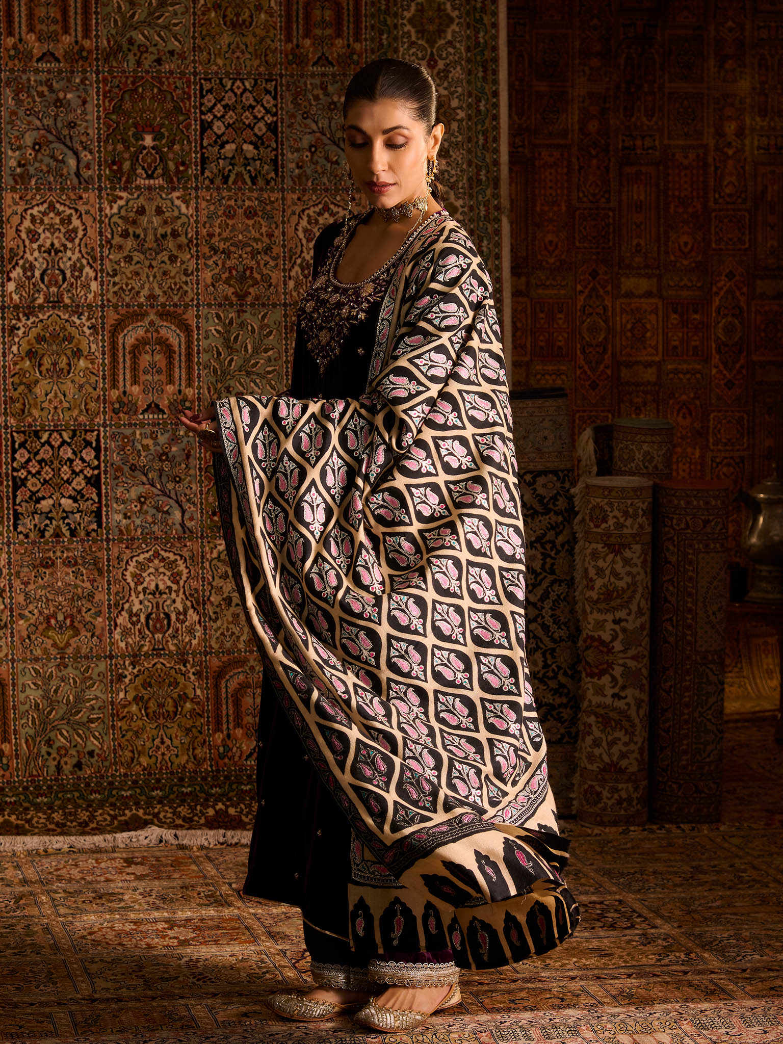 Kashmiri Handwoven Pure Pashmina Pink Heavy Tilla Jamawar Shawl