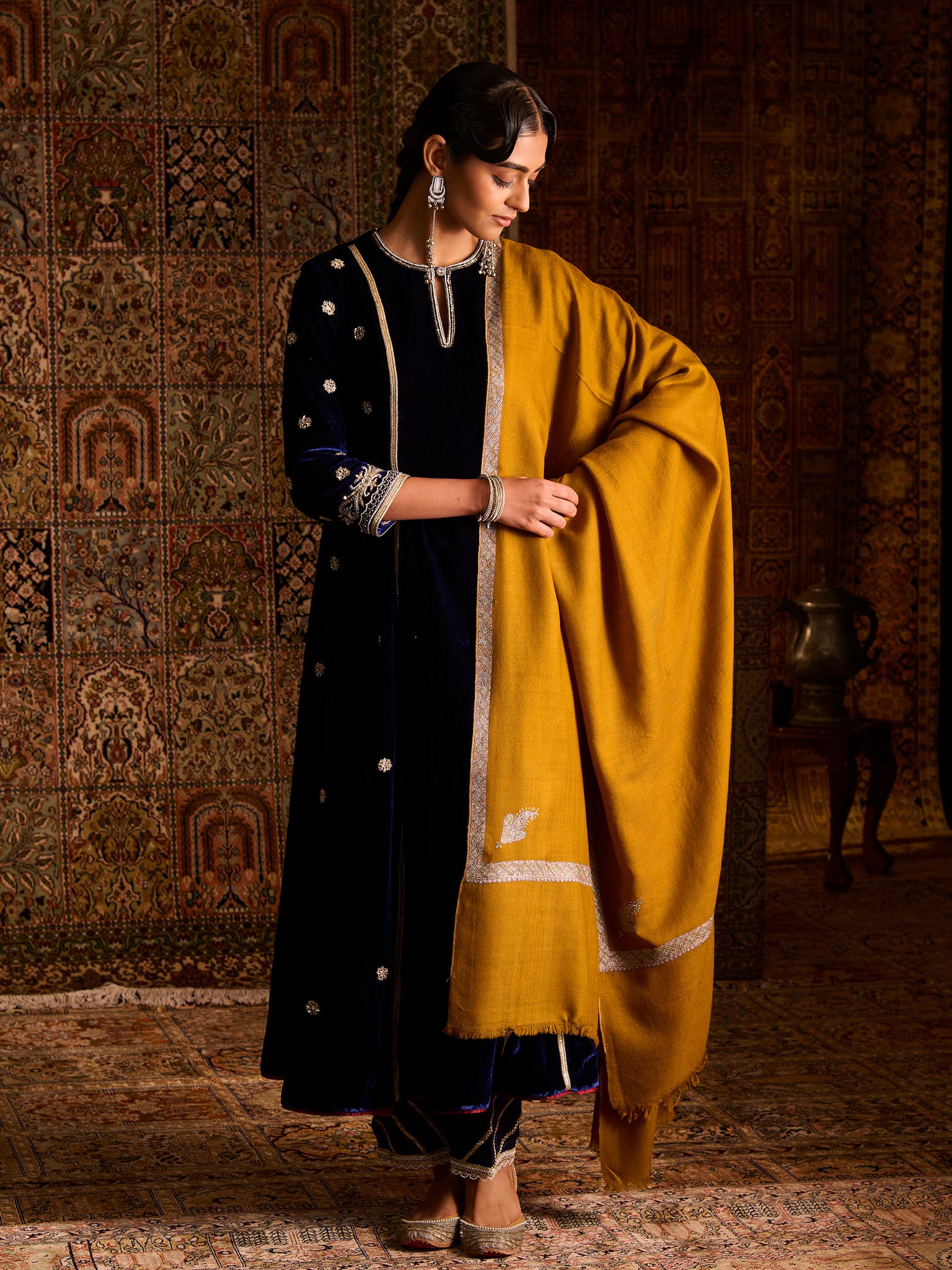 Handwoven Pure Pashmina Mustard Sozni Hashidaar Shawl