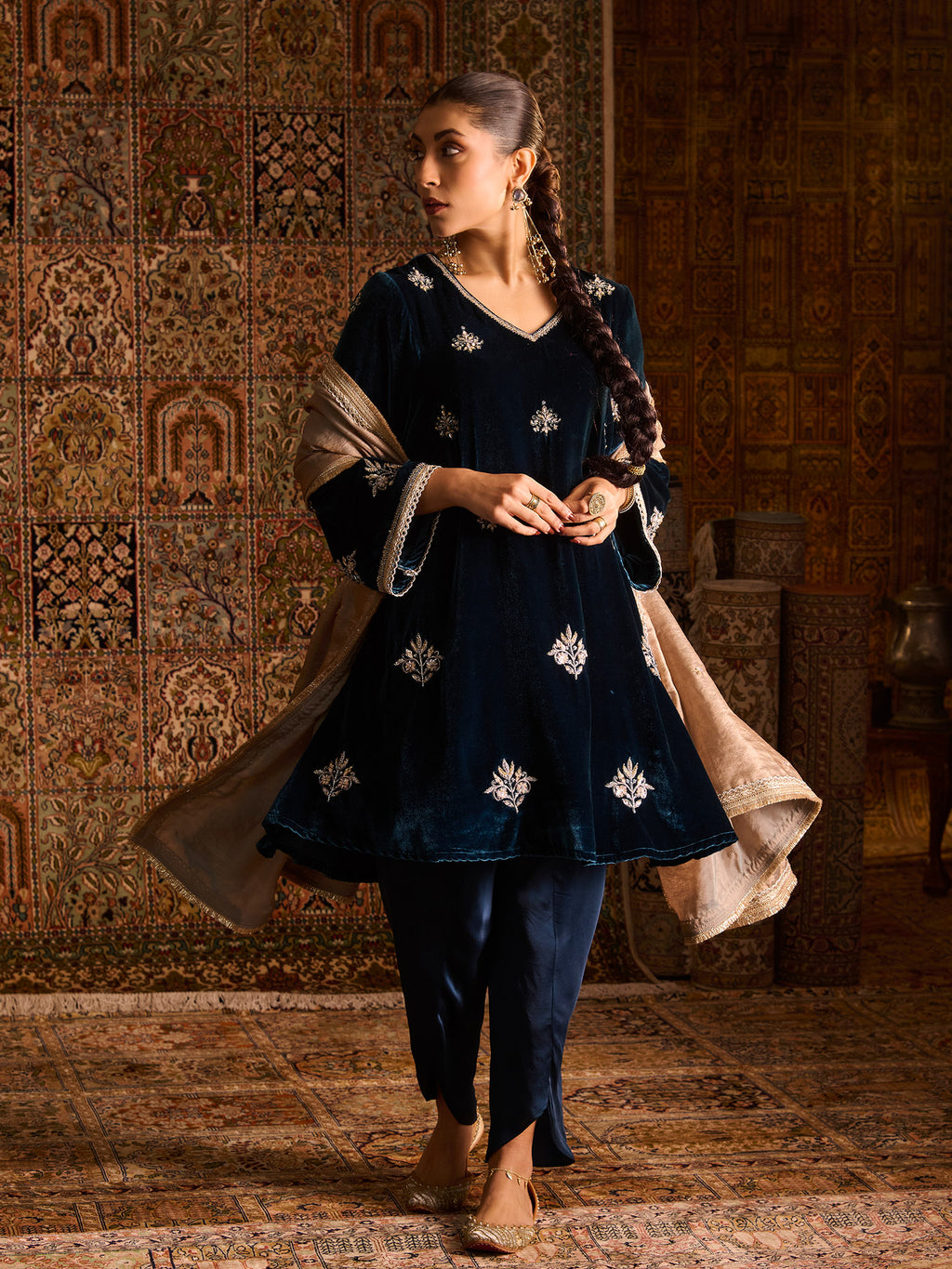 Avreen Teal Velvet Suit Set