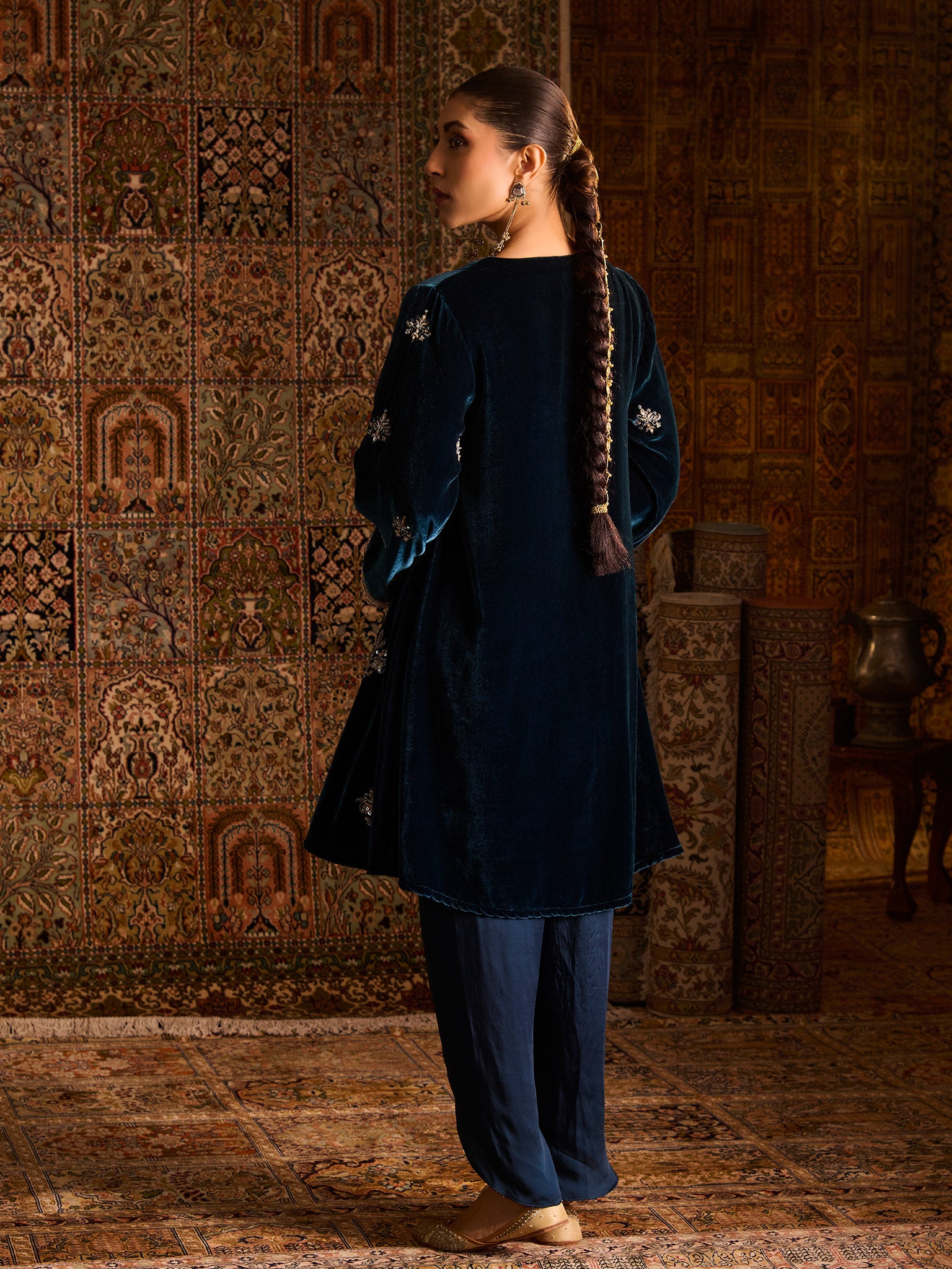 Avreen Teal Velvet Suit Set