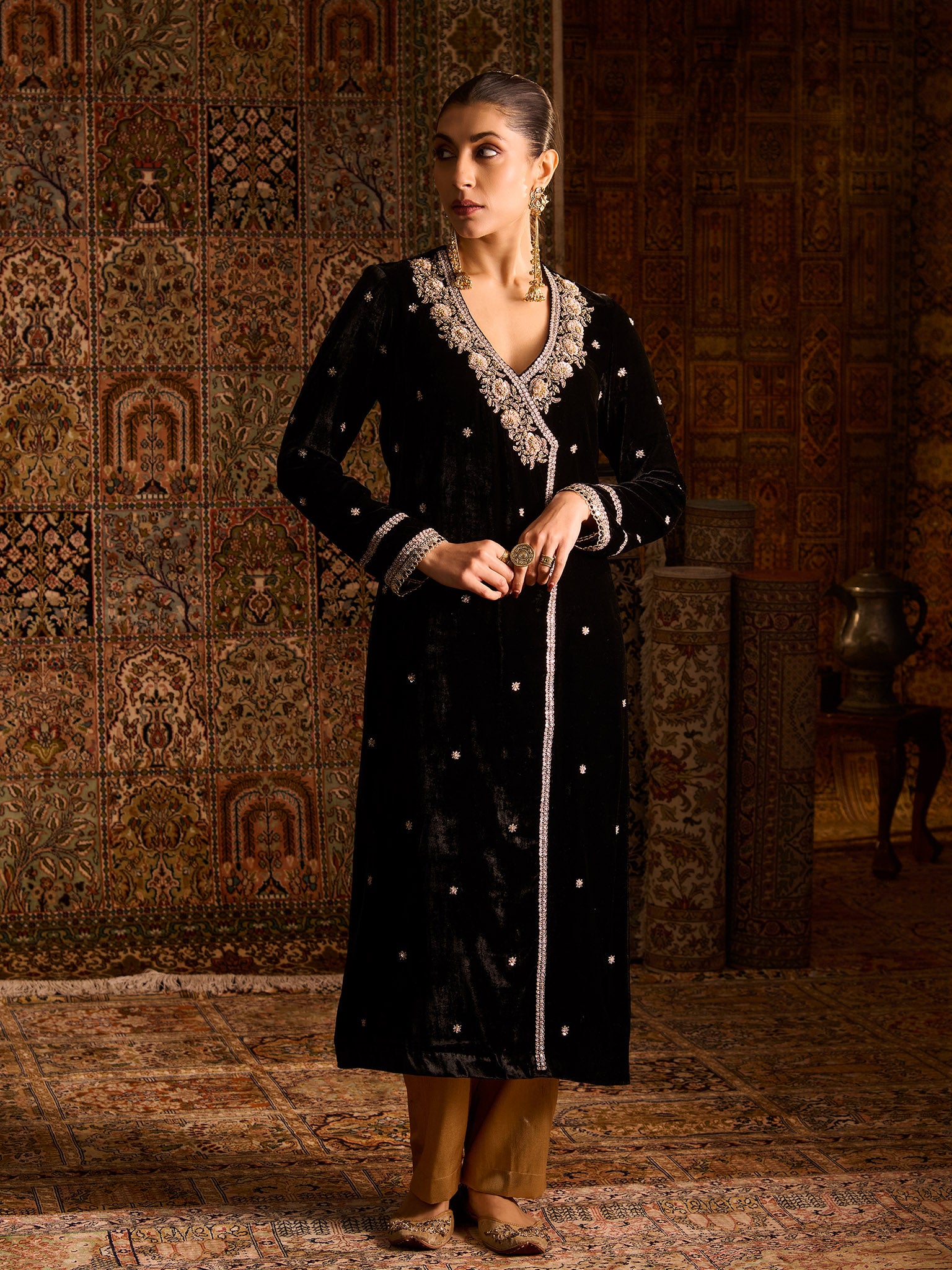 Siyahzar Black Velvet Suit Set