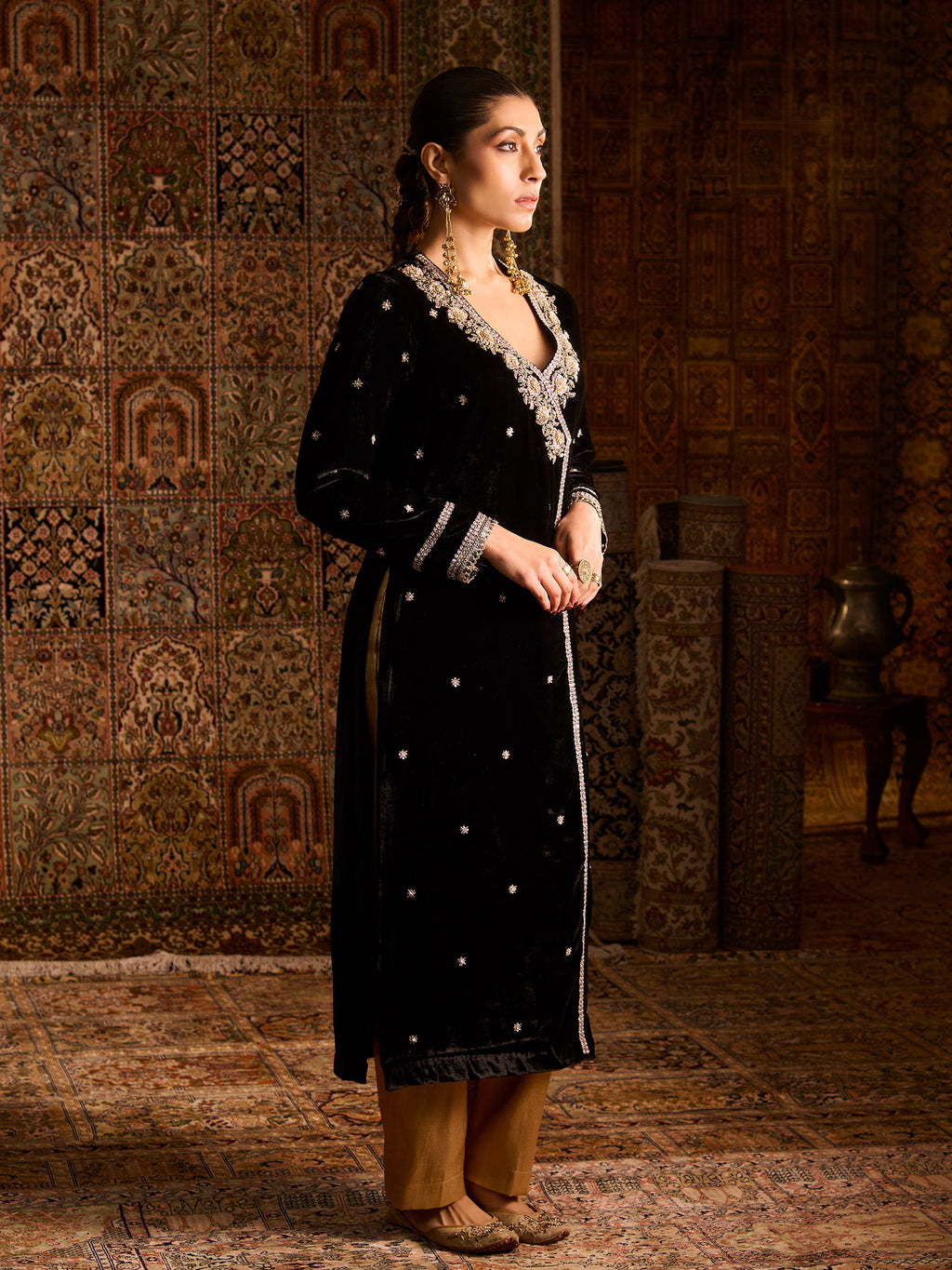 Siyahzar Black Velvet Suit Set