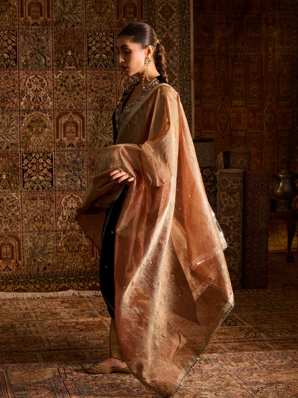 Siyahzar Black Velvet Suit Set